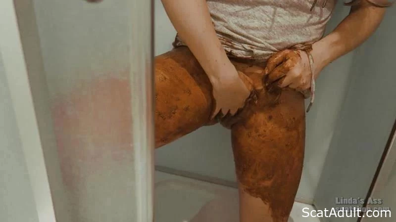 Stinky Situation: Girls Get Real About Poop